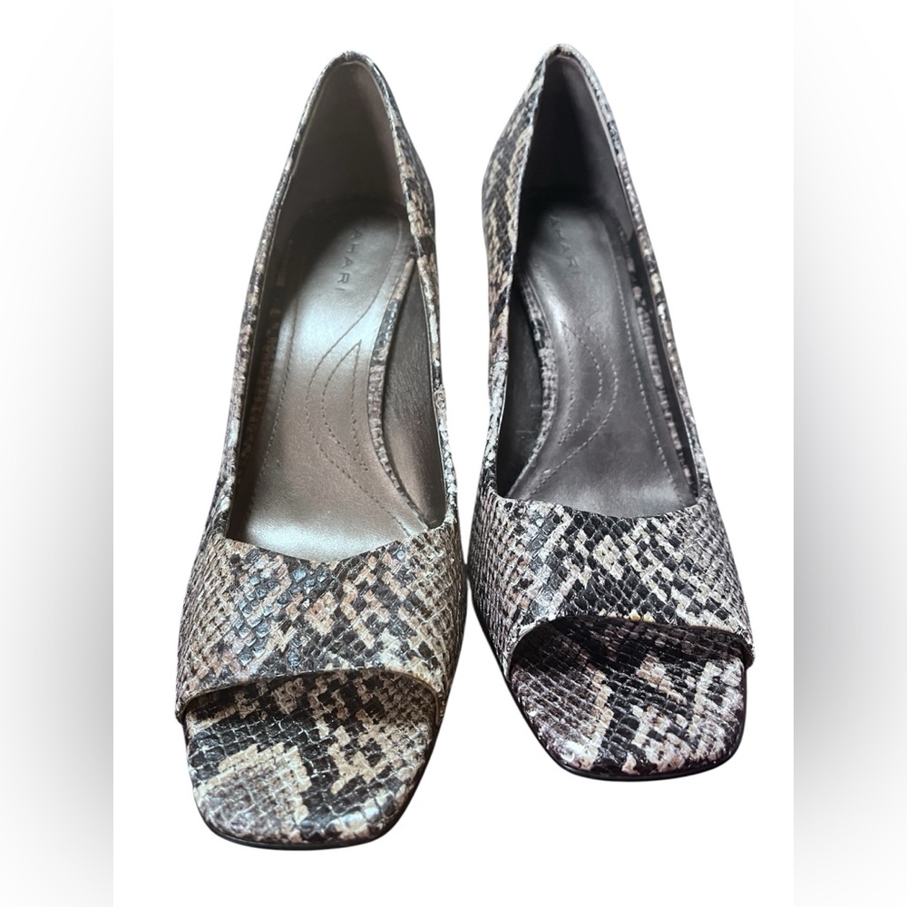 Ellie Tahari heels size 9 snakeskin